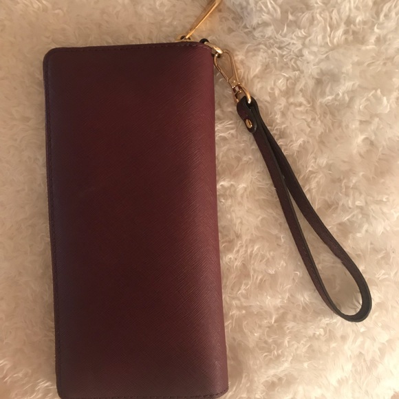 Large Michael kors wallet - Picture 2 of 5